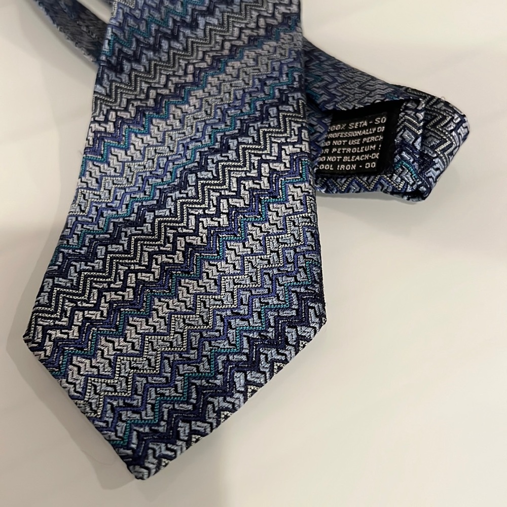 Missoni lightly used tie